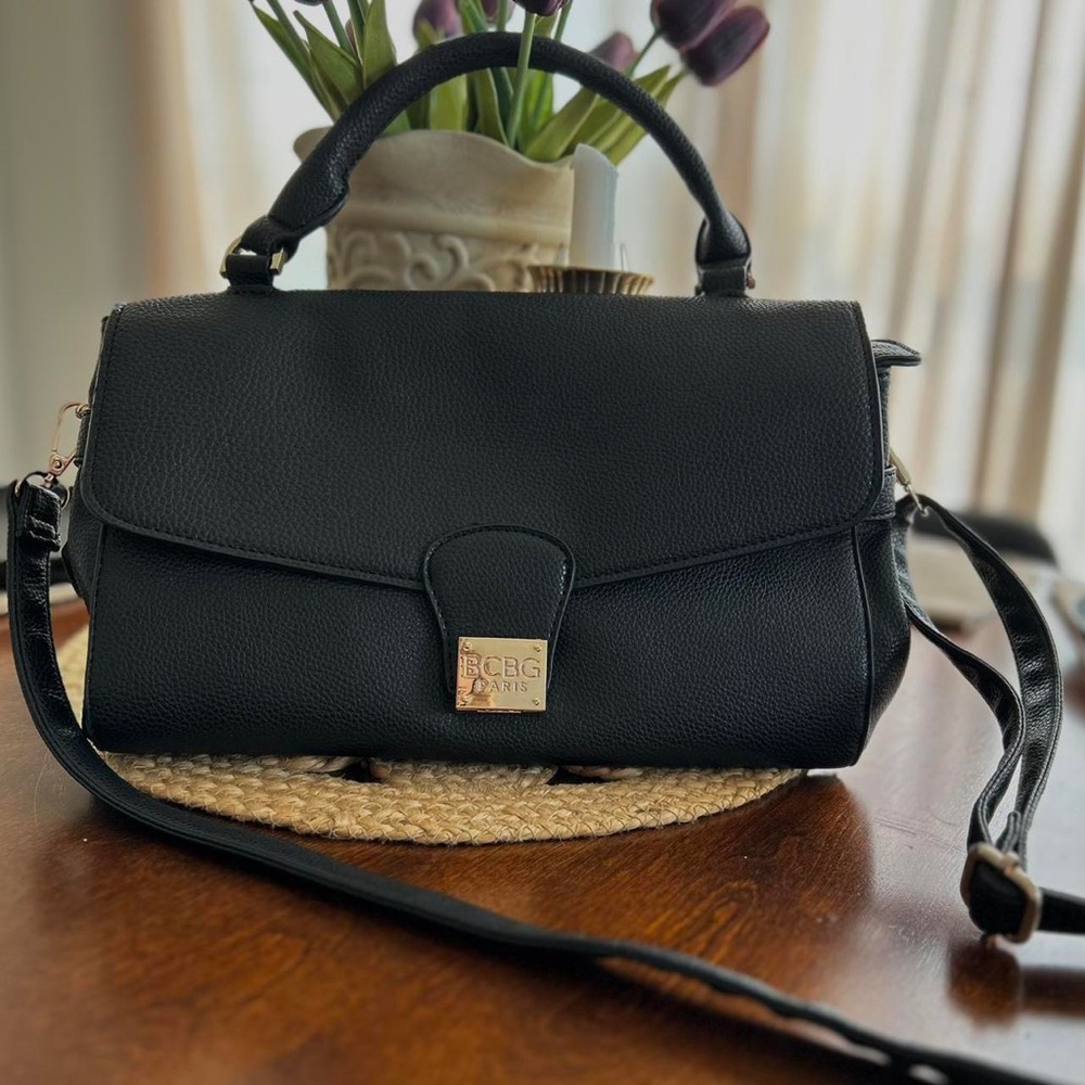 bcbg paris black leather handbag gold hardware like new
